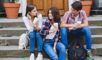 youngsters-posing-with-coffee